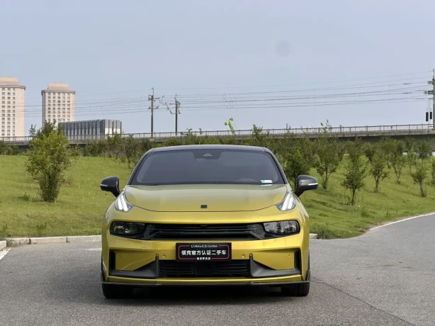 Lynk & Co 03