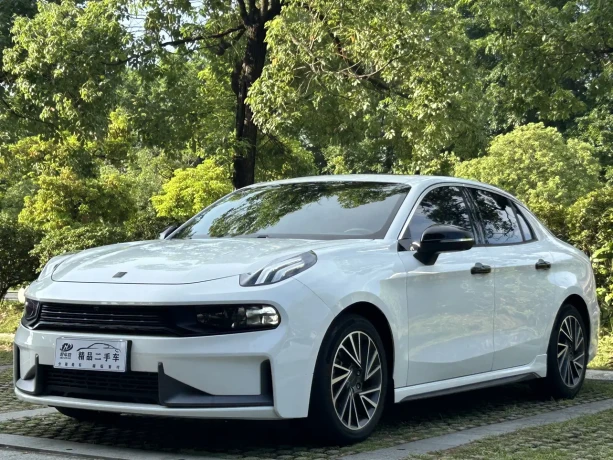 Lynk & Co 03