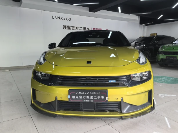 Lynk & Co 03