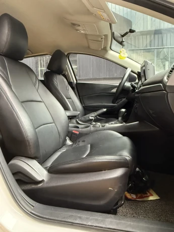 Mazda 3 Angkesela