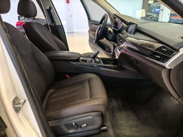 BMW X5 (imported)