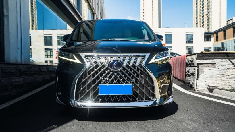 Lexus LM