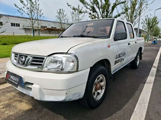 Nissan D22