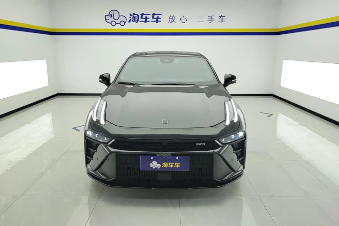 Lynk & Co 03