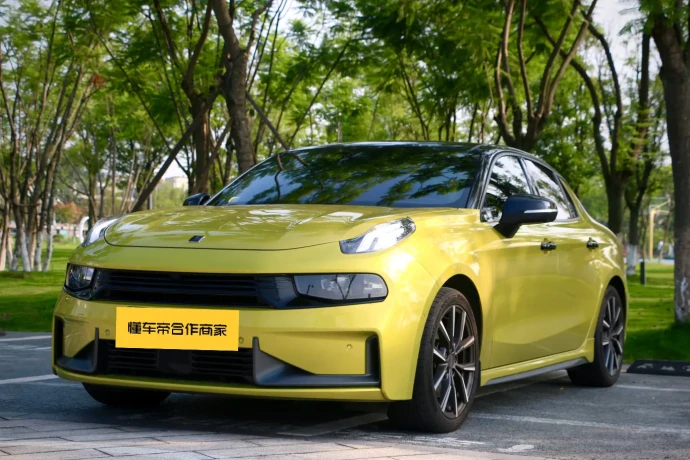 Lynk & Co 03