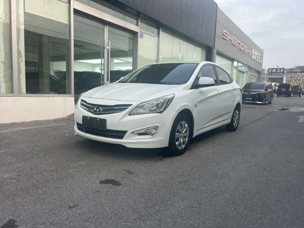 Hyundai Rena