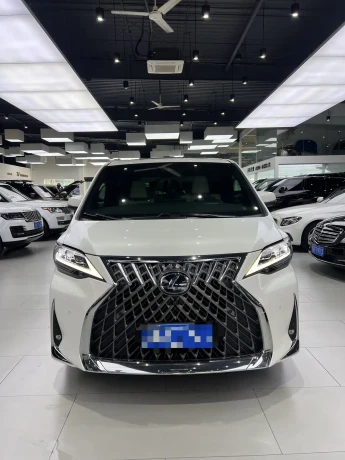 Lexus LM