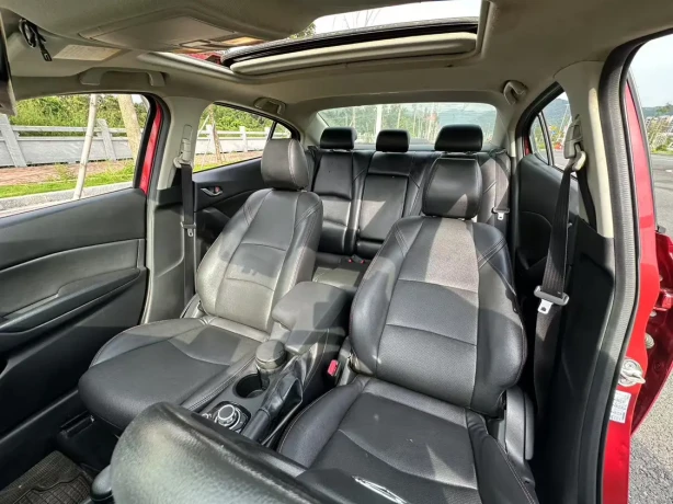 Mazda 3 Angkesela