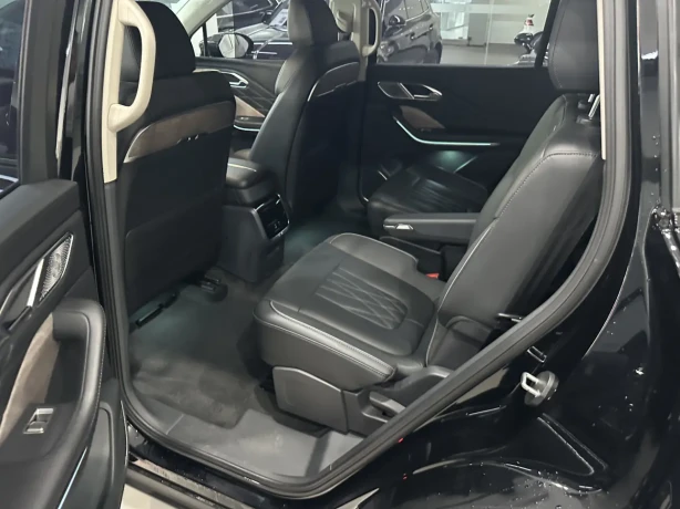 Hongqi HS7