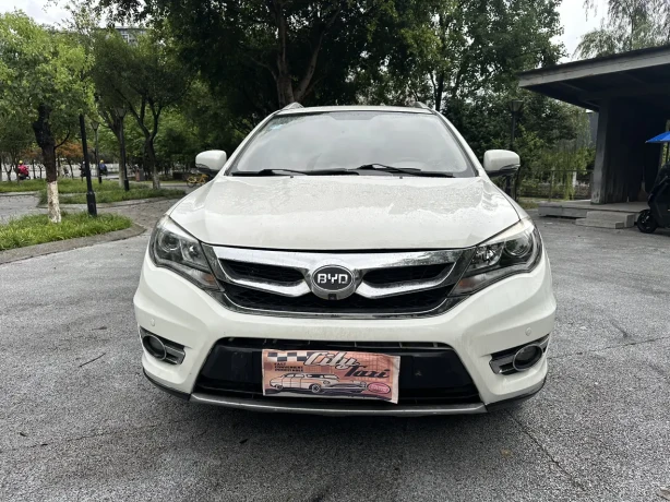 BYD S7