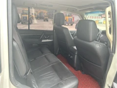 Mitsubishi Pajero (imported)