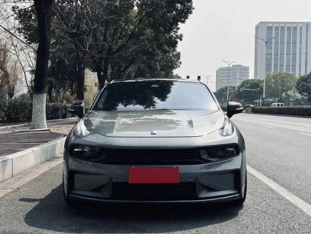 Lynk & Co 03