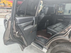 Mitsubishi Pajero (imported)
