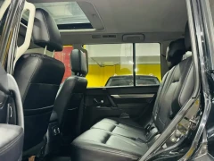 Mitsubishi Pajero (imported)