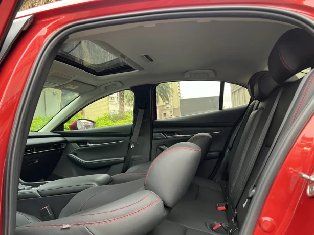 Mazda 3 Angkesela