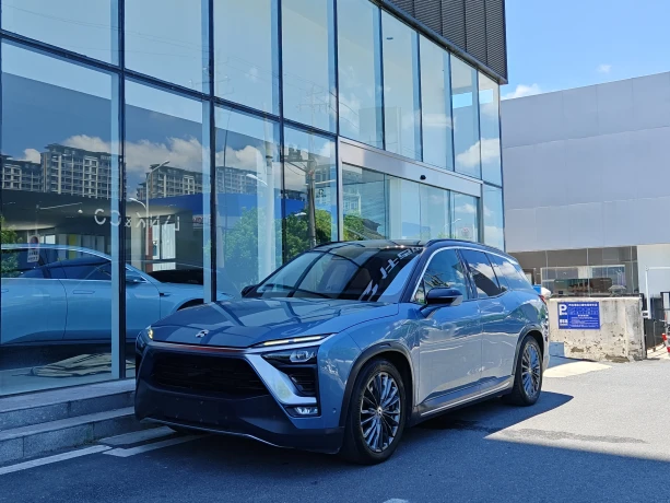 NIO ES8