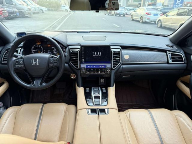 Honda UR-V