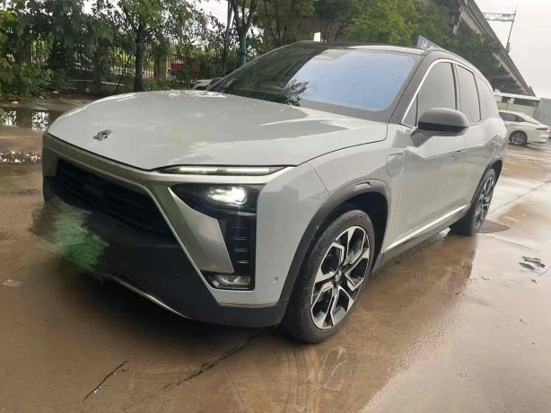 NIO ES8