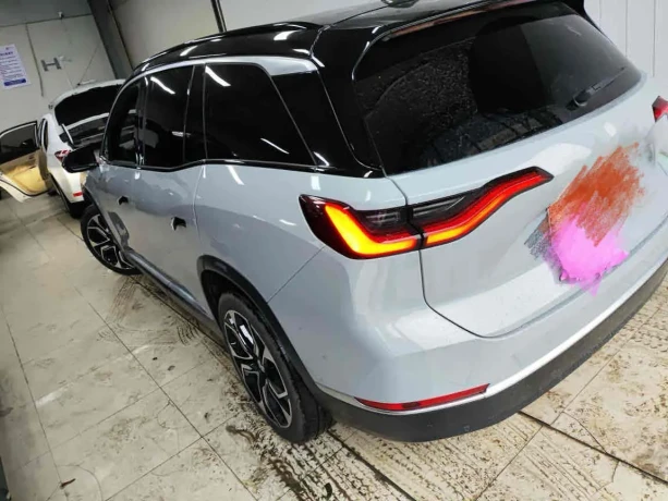 NIO ES8