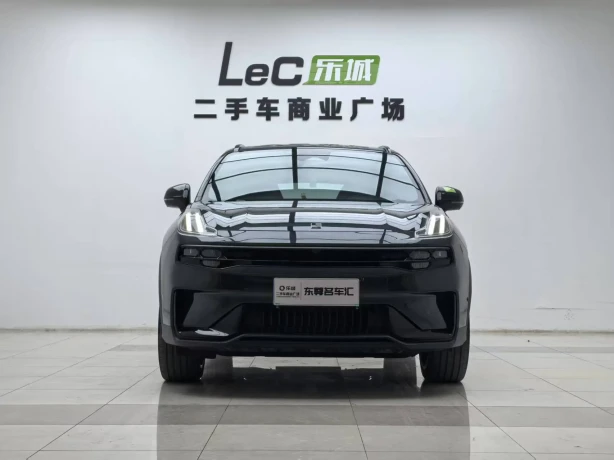 Lynk & Co 06