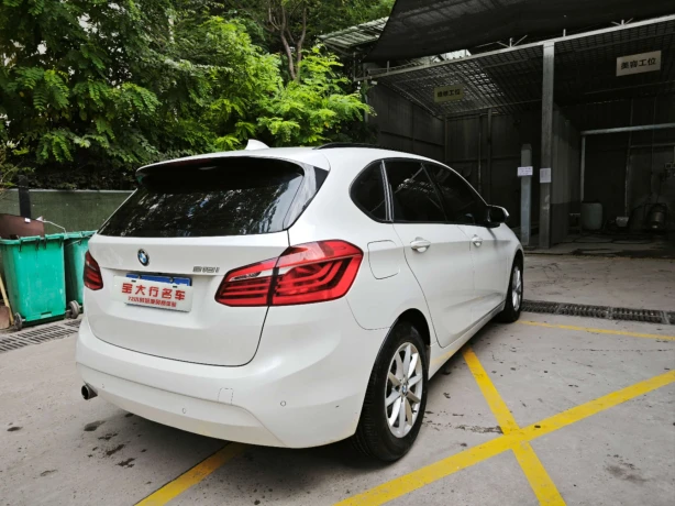 BMW 2 series station wagon
