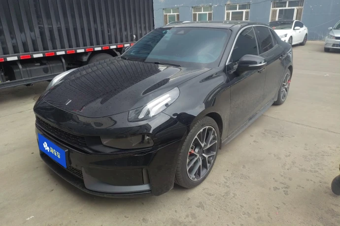 Lynk & Co 03
