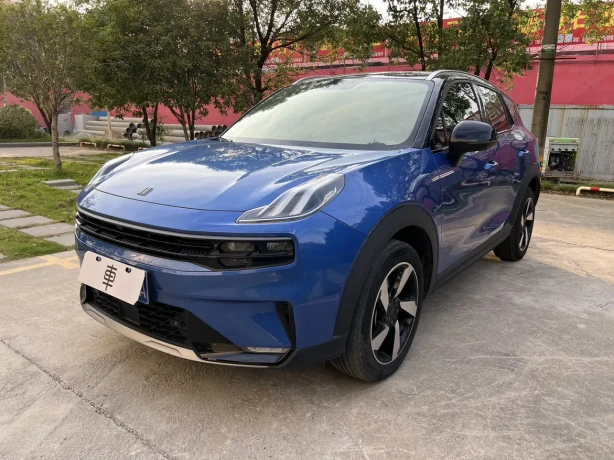 Lynk & Co 06