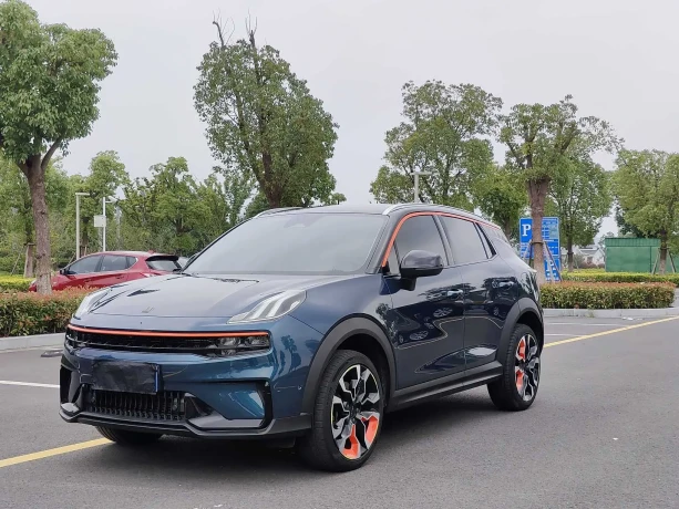 Lynk & Co 06