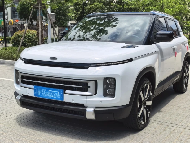 Geely ICON