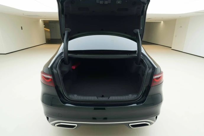 Jaguar XFL