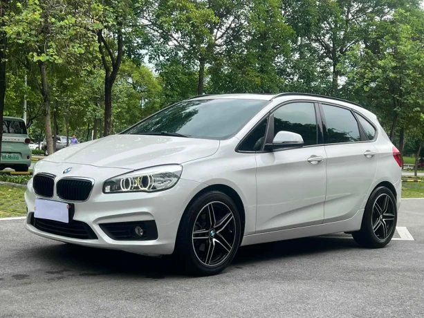 BMW 2 series station wagon