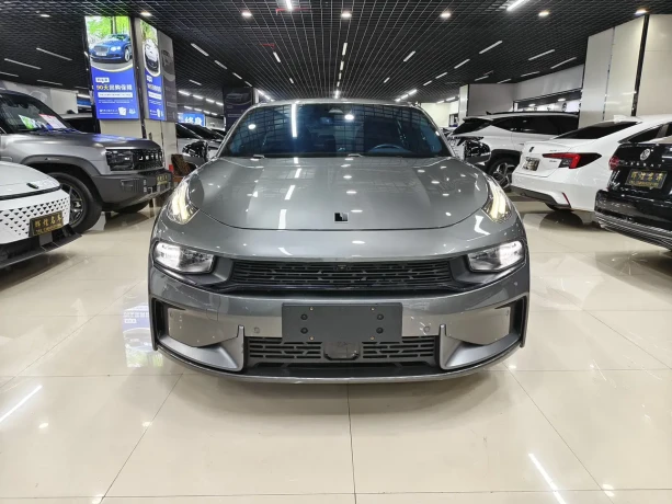Lynk & Co 03