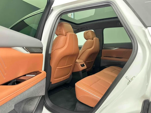 Cadillac IQ Aoge