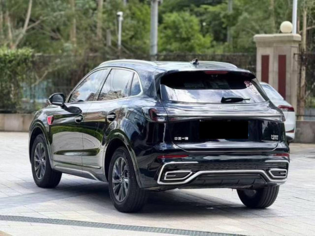 Hongqi HS5