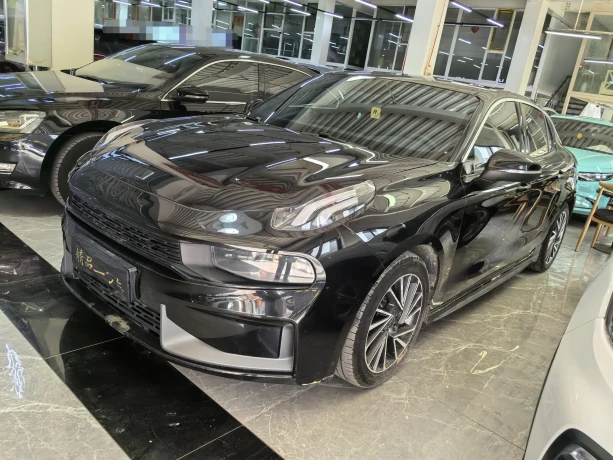 Lynk & Co 03