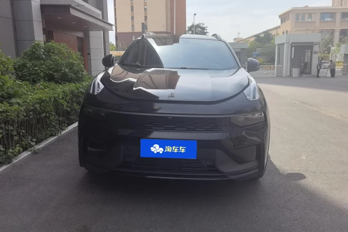 Lynk & Co 01