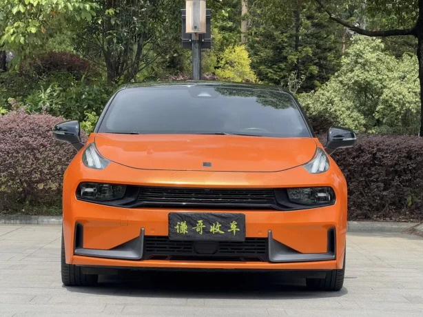 Lynk & Co 03