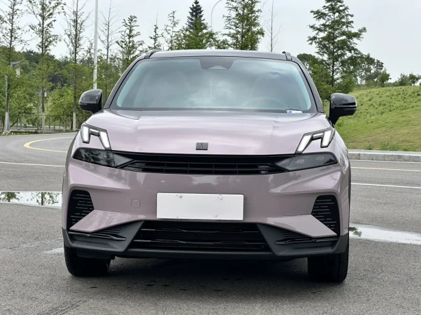 Lynk & Co 06 EM-P