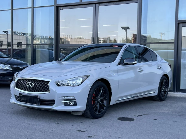 Infiniti Q50L
