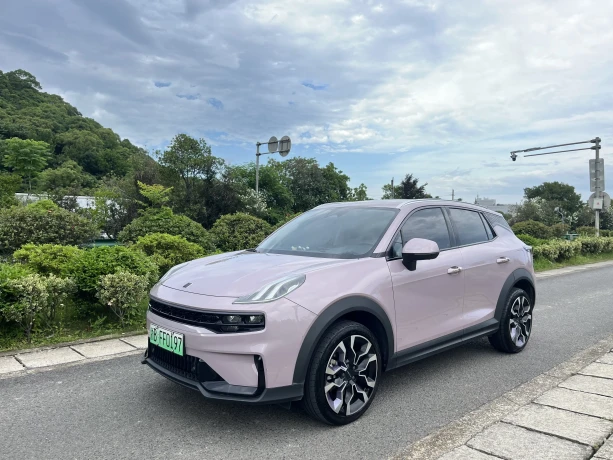 Lynk & Co 06 EM-P