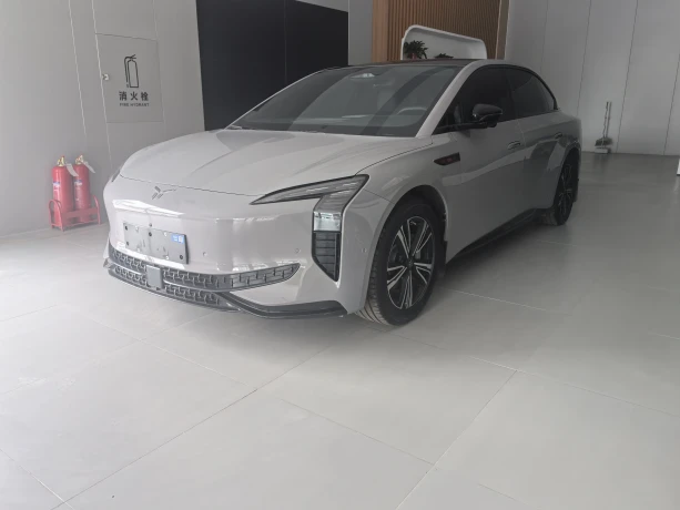 Hongqi EH7