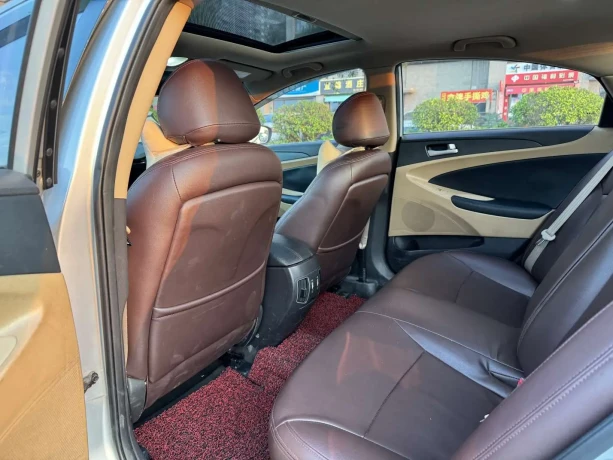 Hyundai Sonata eight