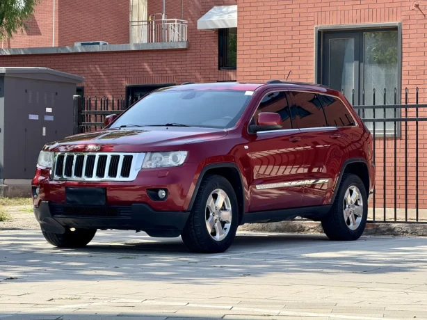 Jeep Grand Cherokee (imported)