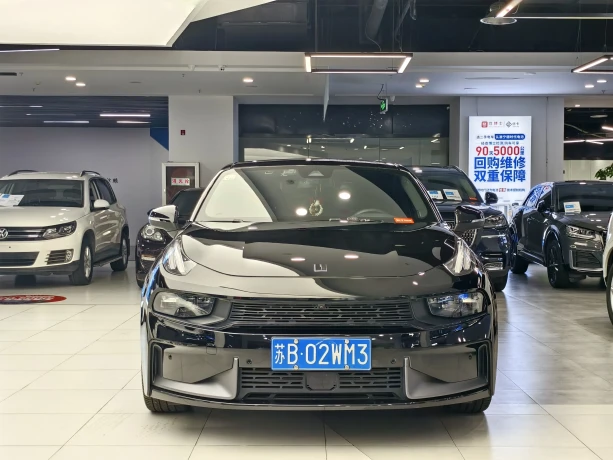 Lynk & Co 03