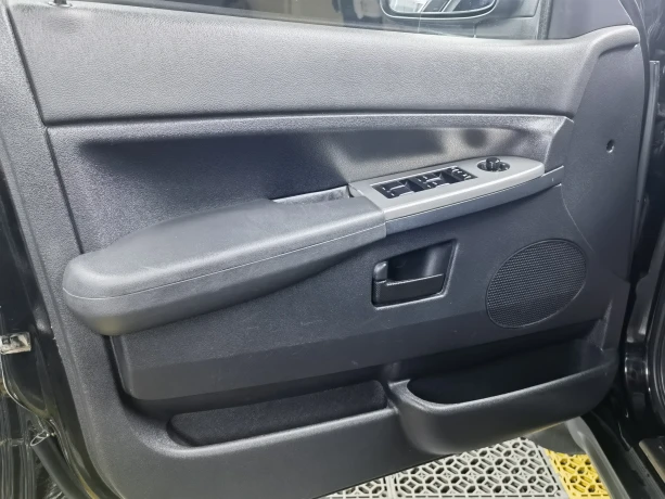 Jeep Grand Cherokee (imported)