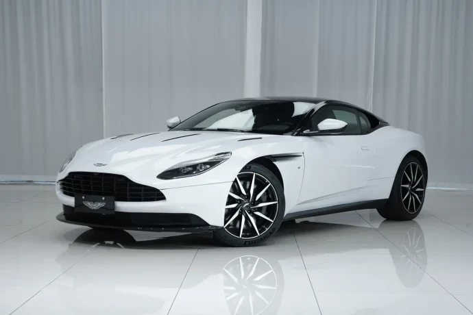 Aston Martin DB11