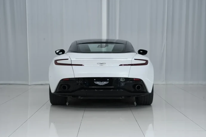 Aston Martin DB11