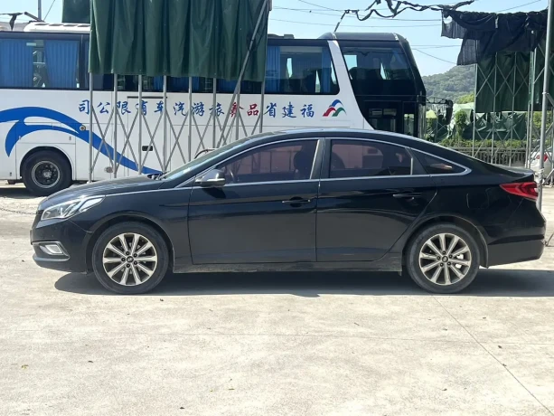 Hyundai Sonata nine