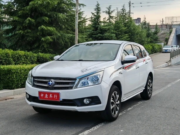 Kai Chen Venucia T70