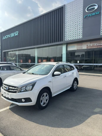 Kai Chen Venucia T70